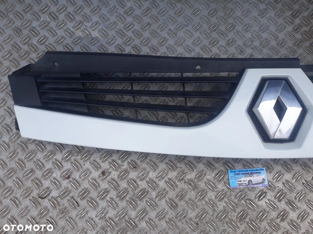 GRILL ATRAPA RENAULT MASTER II LIFT (2006-2010) - 2