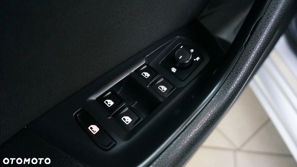 Volkswagen Passat 2.0 TDI BMT Comfortline - 22