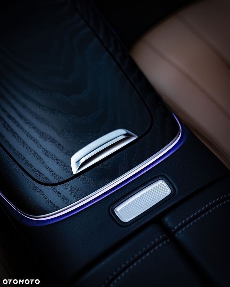 Mercedes-Benz Klasa E 220 d 4-Matic - 27