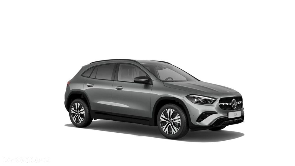 Mercedes-Benz GLA - 9