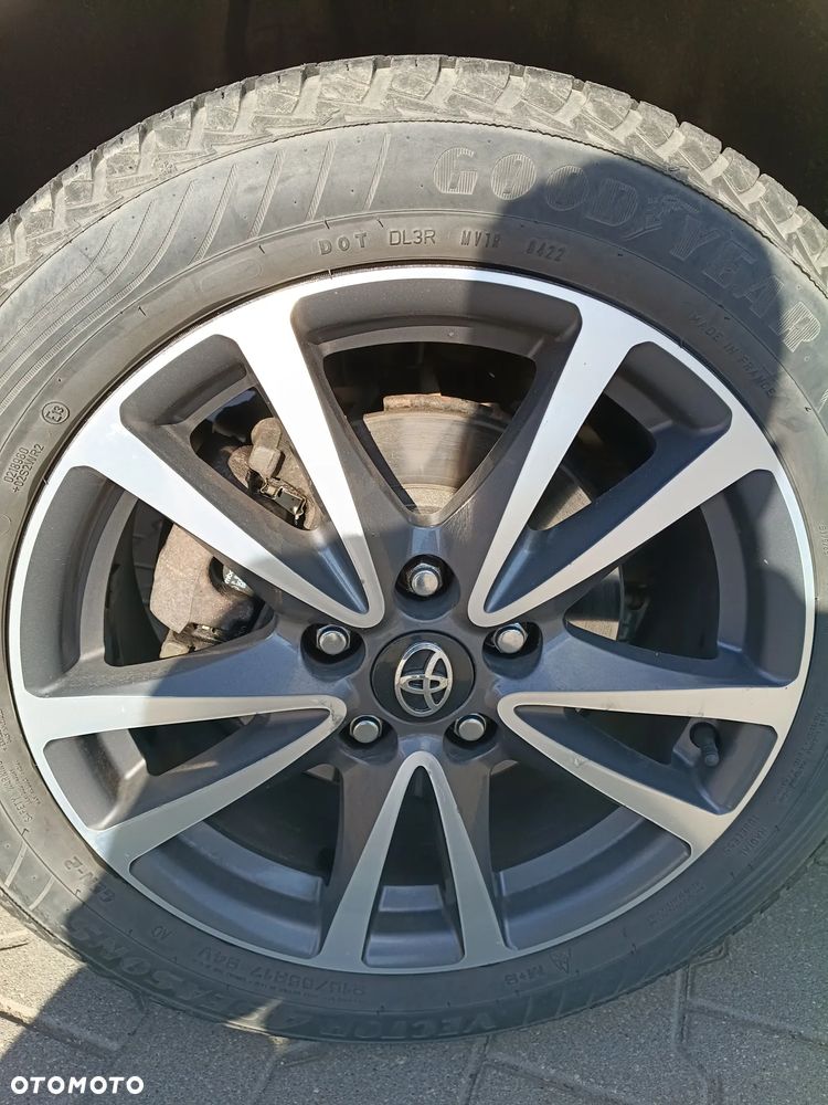 Toyota Avensis 2.0 D-4D Premium - 19