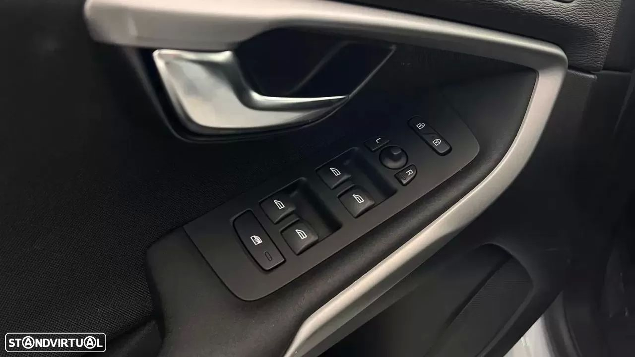 Volvo V40 1.6 D2 Momentum - 25