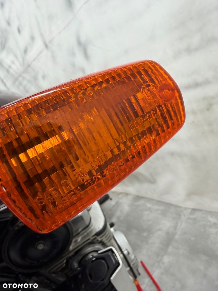 Yamaha XJR - 17