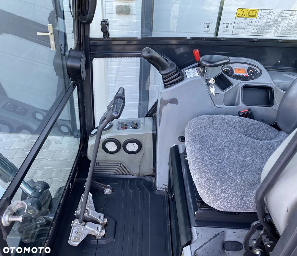 Bobcat E19 Minikoparka - 7