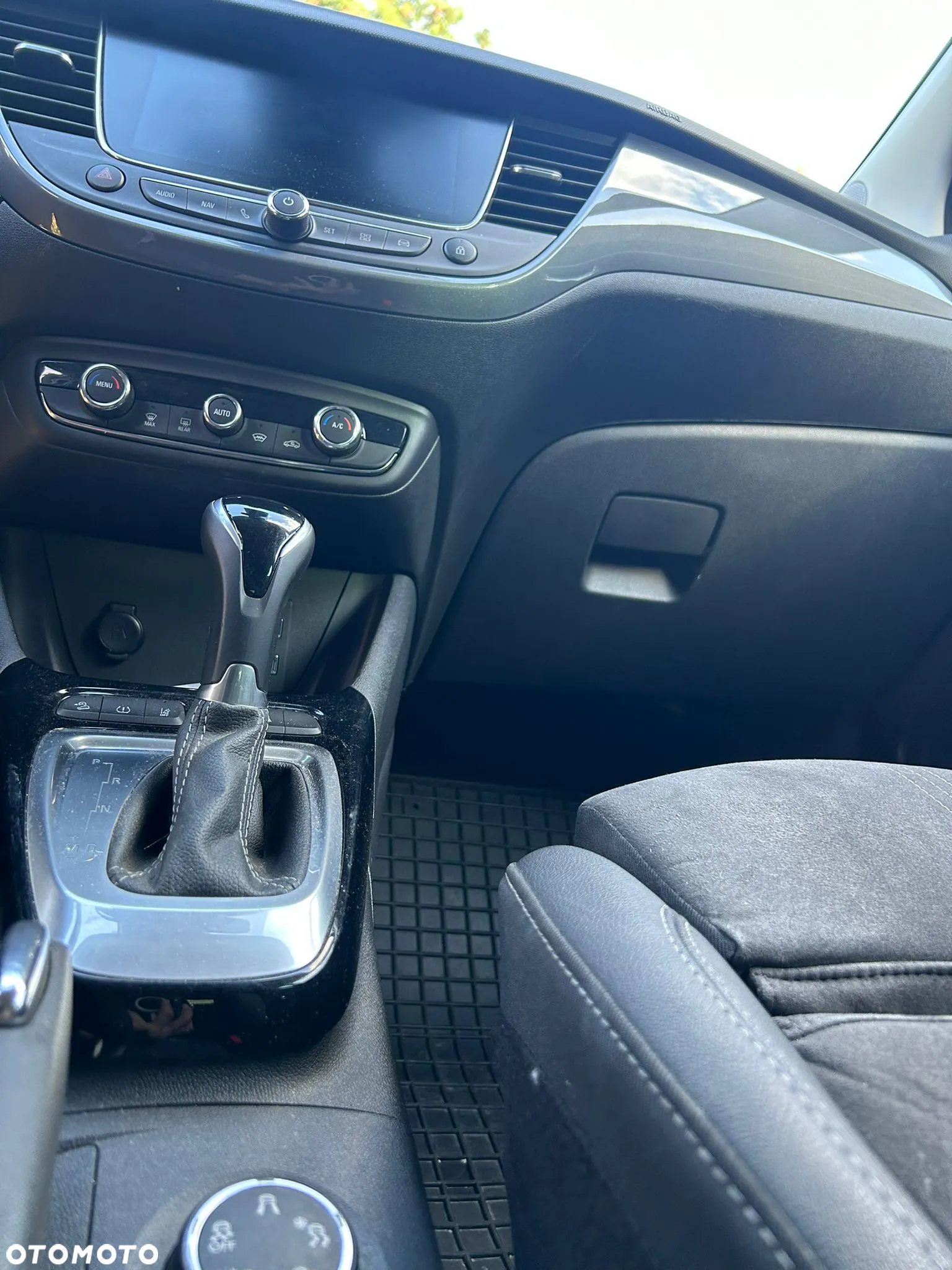 Opel Crossland X ver-1-2-t-elegance - 13