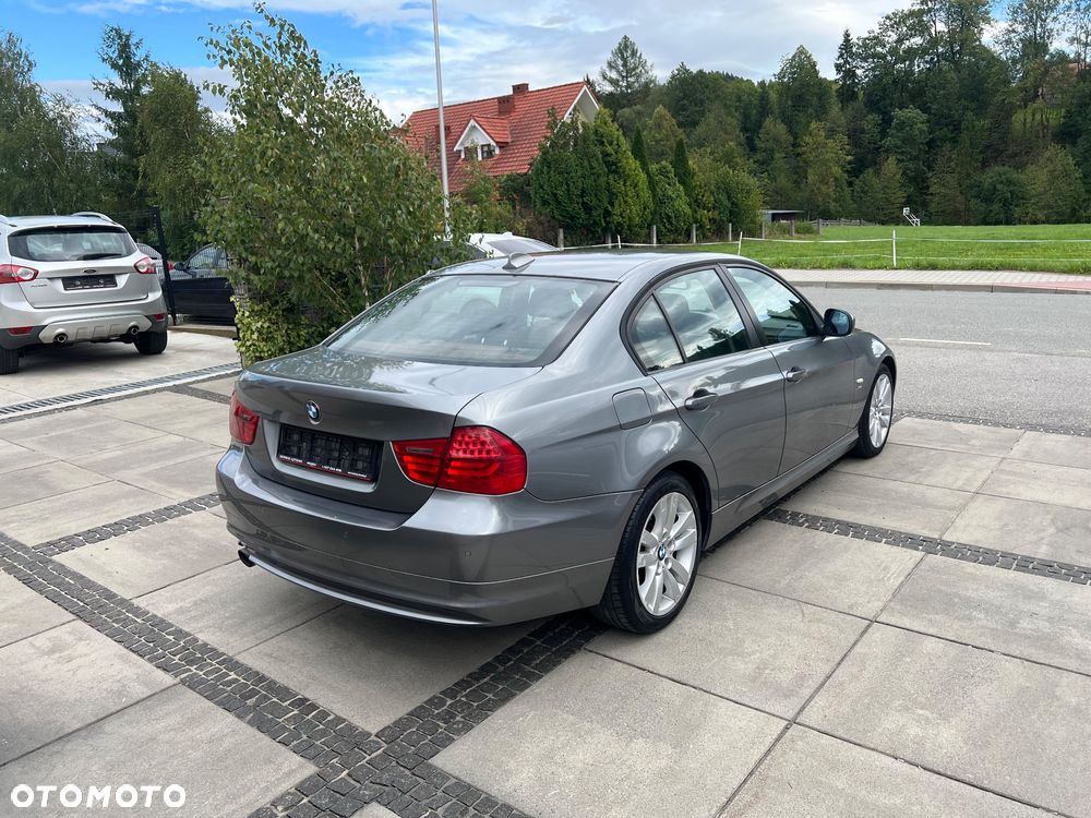 BMW Seria 3 320d xDrive - 5