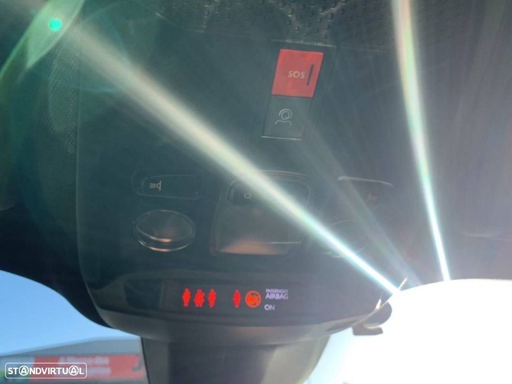 Peugeot 2008 1.2 Hybrid Allure e-DCS6 - 18