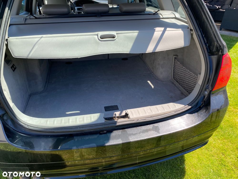 BMW Seria 3 325xi - 10