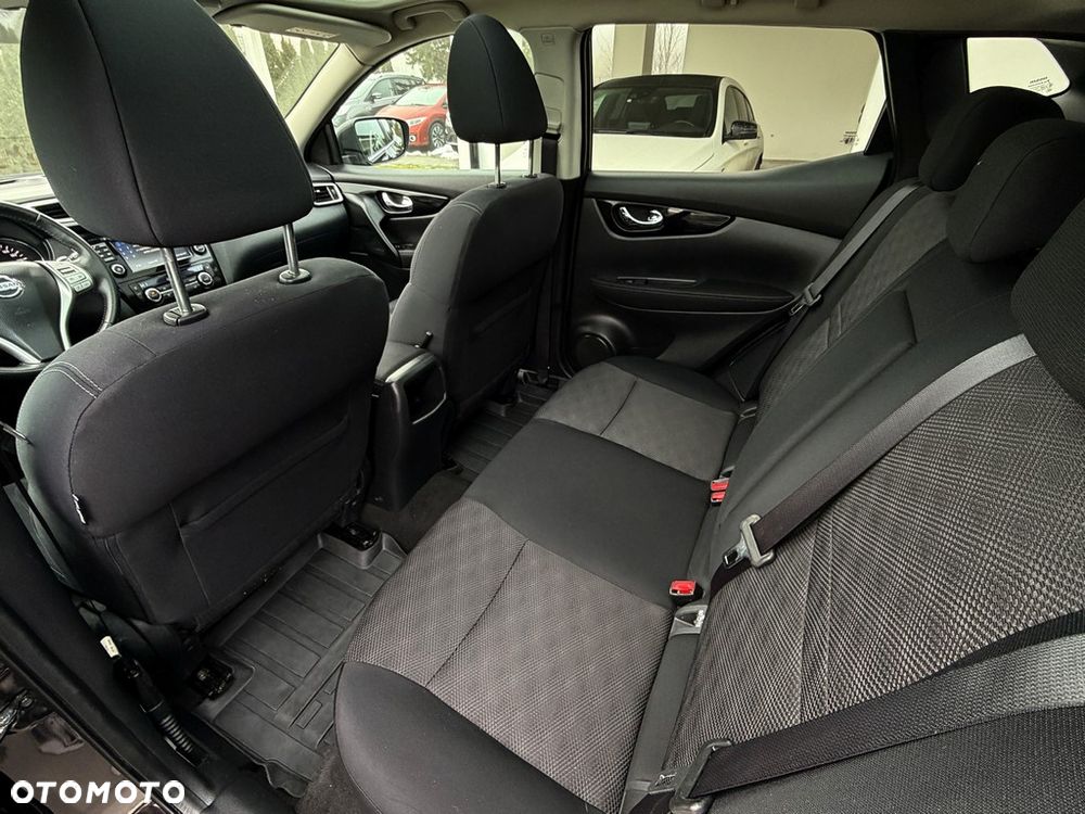 Nissan Qashqai 1.2 DIG-T N-Connecta EU6 - 23