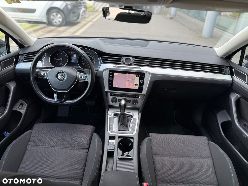 Volkswagen Passat 1.6 TDI SCR DSG Comfortline - 18