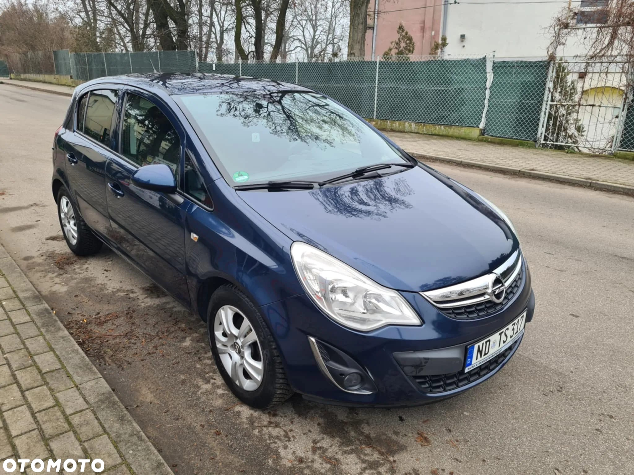 Opel Corsa 1.4 16V Innovation - 3