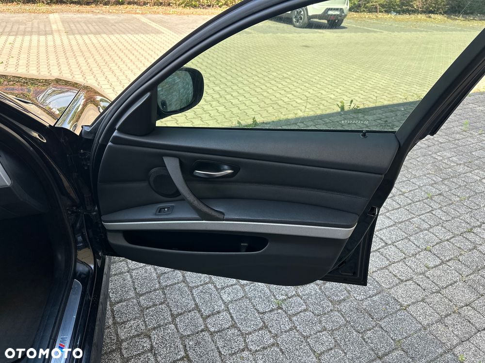 BMW Seria 3 - 32