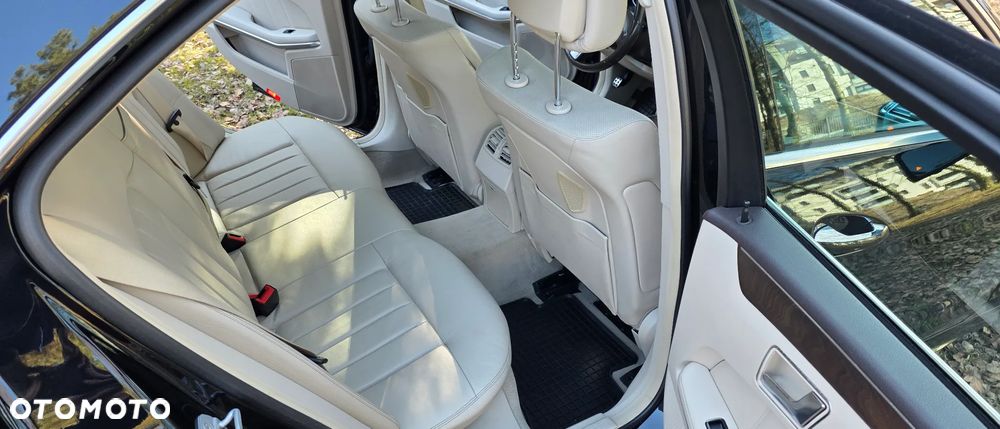 Mercedes-Benz Klasa E 500 BlueEFFICIENCY 7G-TRONIC Avantgarde - 19