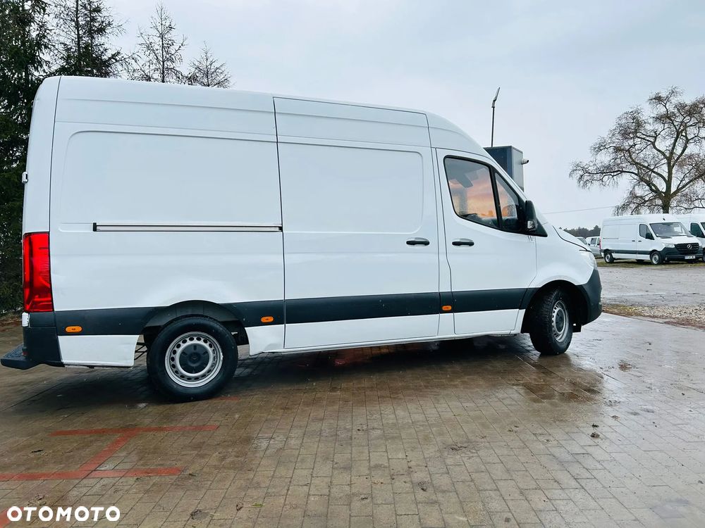 Mercedes-Benz Sprinter - 9