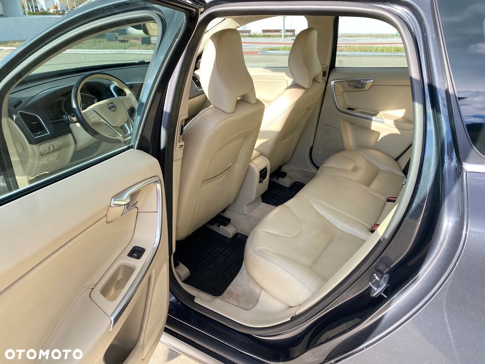 Volvo XC 60 D4 AWD Summum - 10