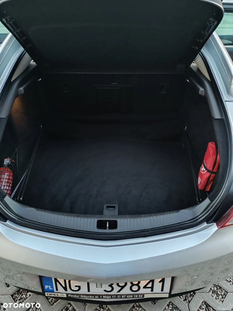 Opel Insignia 1.8 - 9
