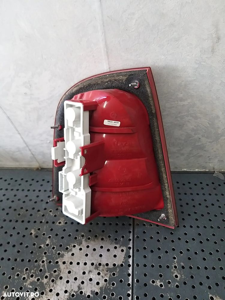 Stop tripla lampa dreapta skoda octavia 1 1u2 1u6945096 1u6945112 - 2