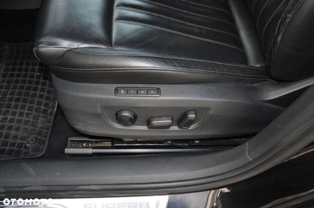 Skoda Superb 2.0 TDI DSG Premium Edition - 20