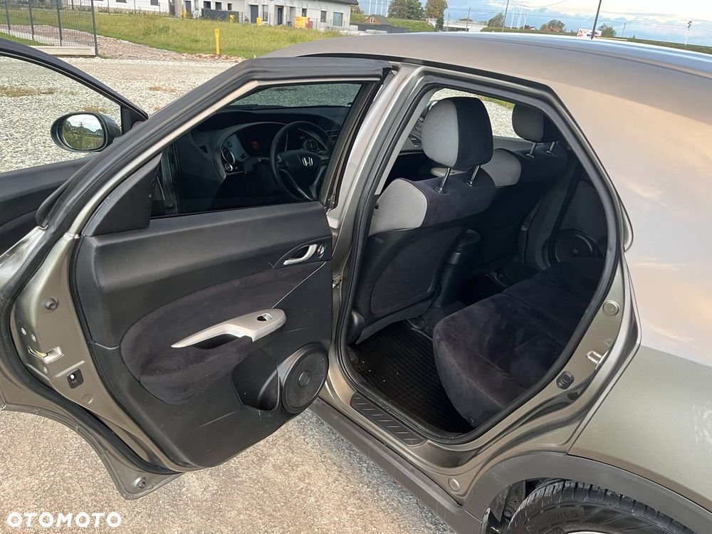 Honda Civic 1.8 Sport - 12