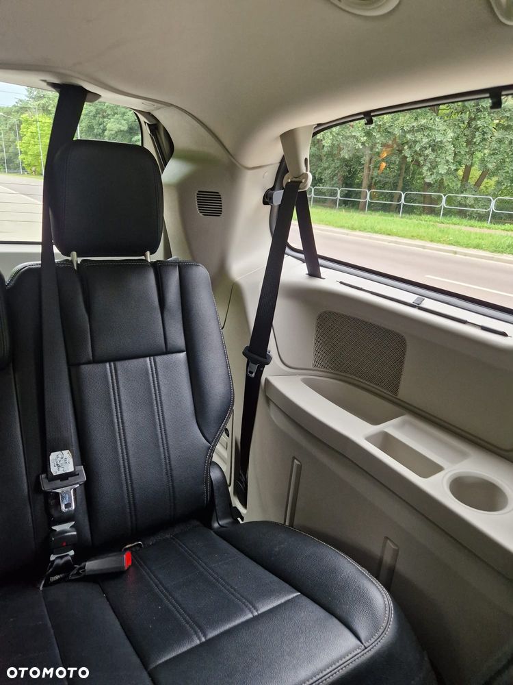 Chrysler Town & Country 3.6 Touring - 28