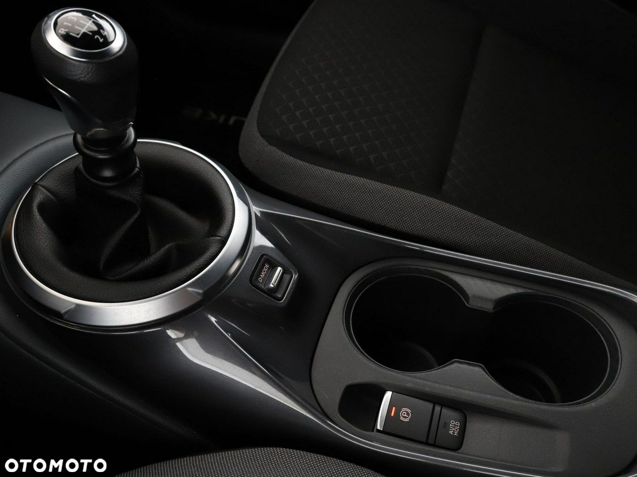Nissan Juke 1.0 DIG-T N-Connecta - 28