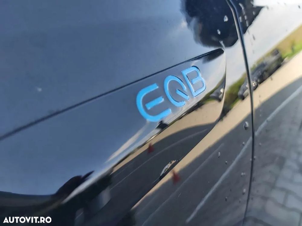 Mercedes-Benz EQB 300 4MATIC - 15
