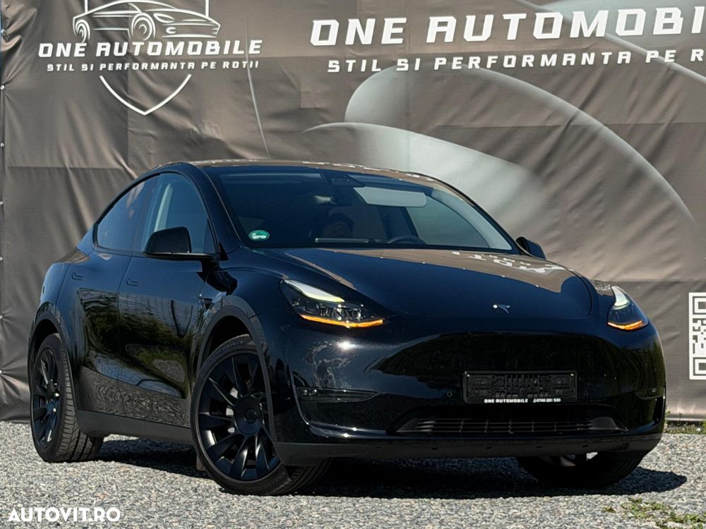 Tesla Model Y Long Range Dual Motor AWD - 32