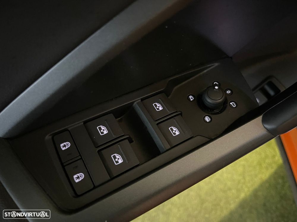 Audi Q3 45 TFSIe S tronic S line - 32