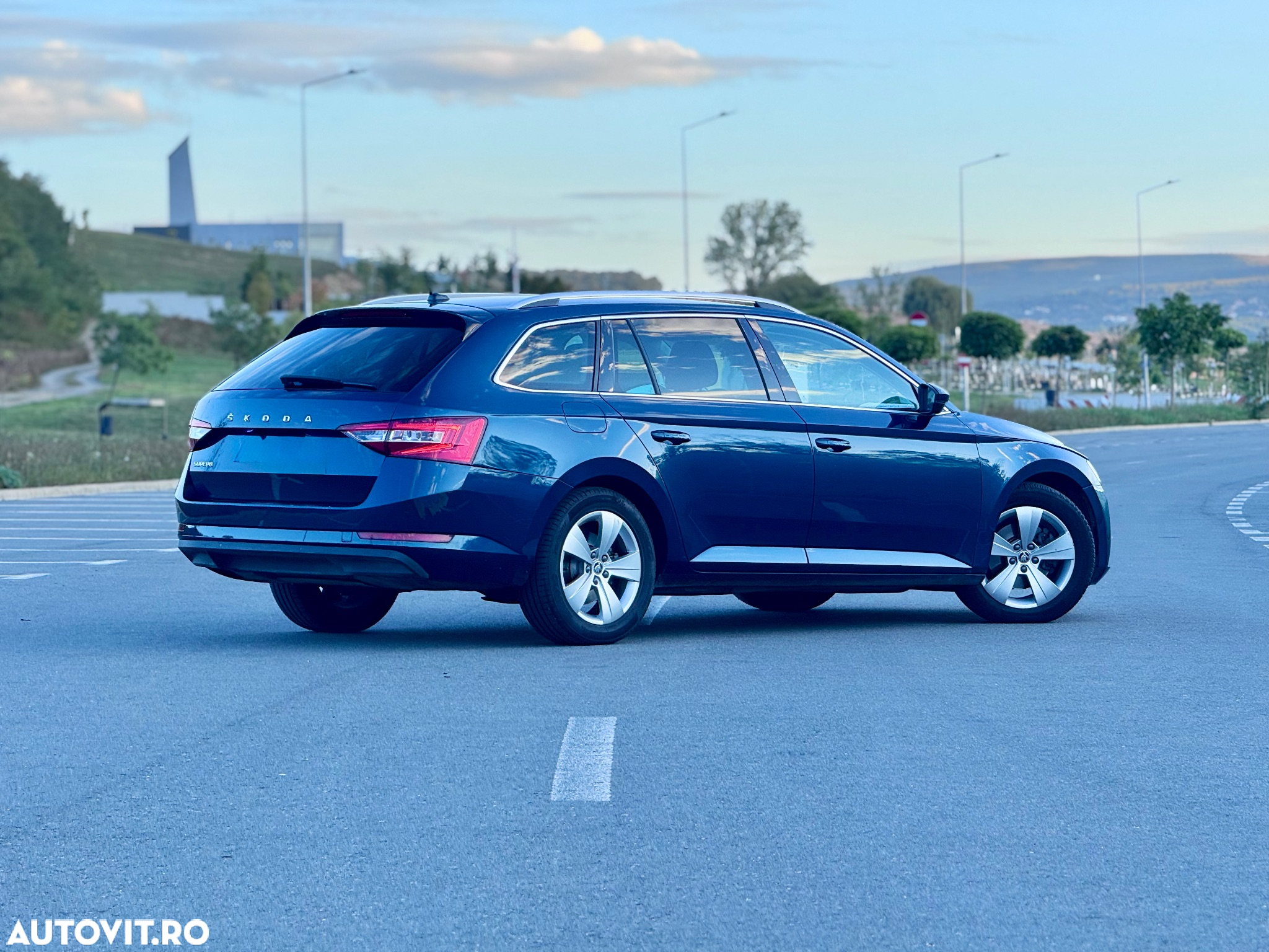 Skoda Superb 2.0 TDI 150 CP DSG Essence - 13
