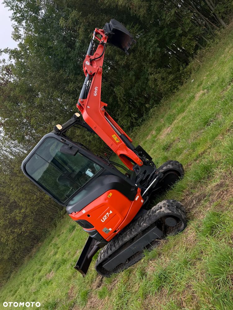 Kubota U27 Minikoparka koparka gąsienicowa 2.8 tony. jak Nówka sztuka z salonu! 2018 rok. 2000 mtg. Przywieziona z Gospodarstwa Norweskiego! Zadbana Maszyna ani deka luzów i wycieków. Aktualna Dekra dokumentacja BMWT! Szybkozłącze. Szybka wolna jazda. Zamki na tłokach. Wersja Norweska!! OKAZJA Tanio - 25