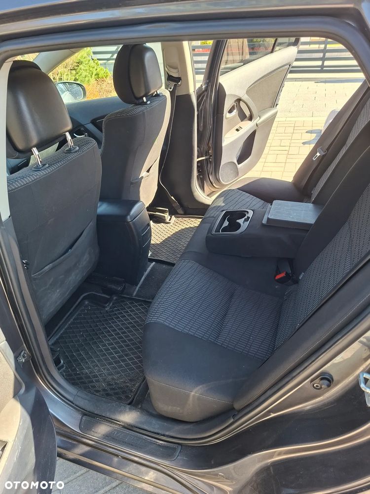 Toyota Avensis 2.0 D-4D Luna - 13