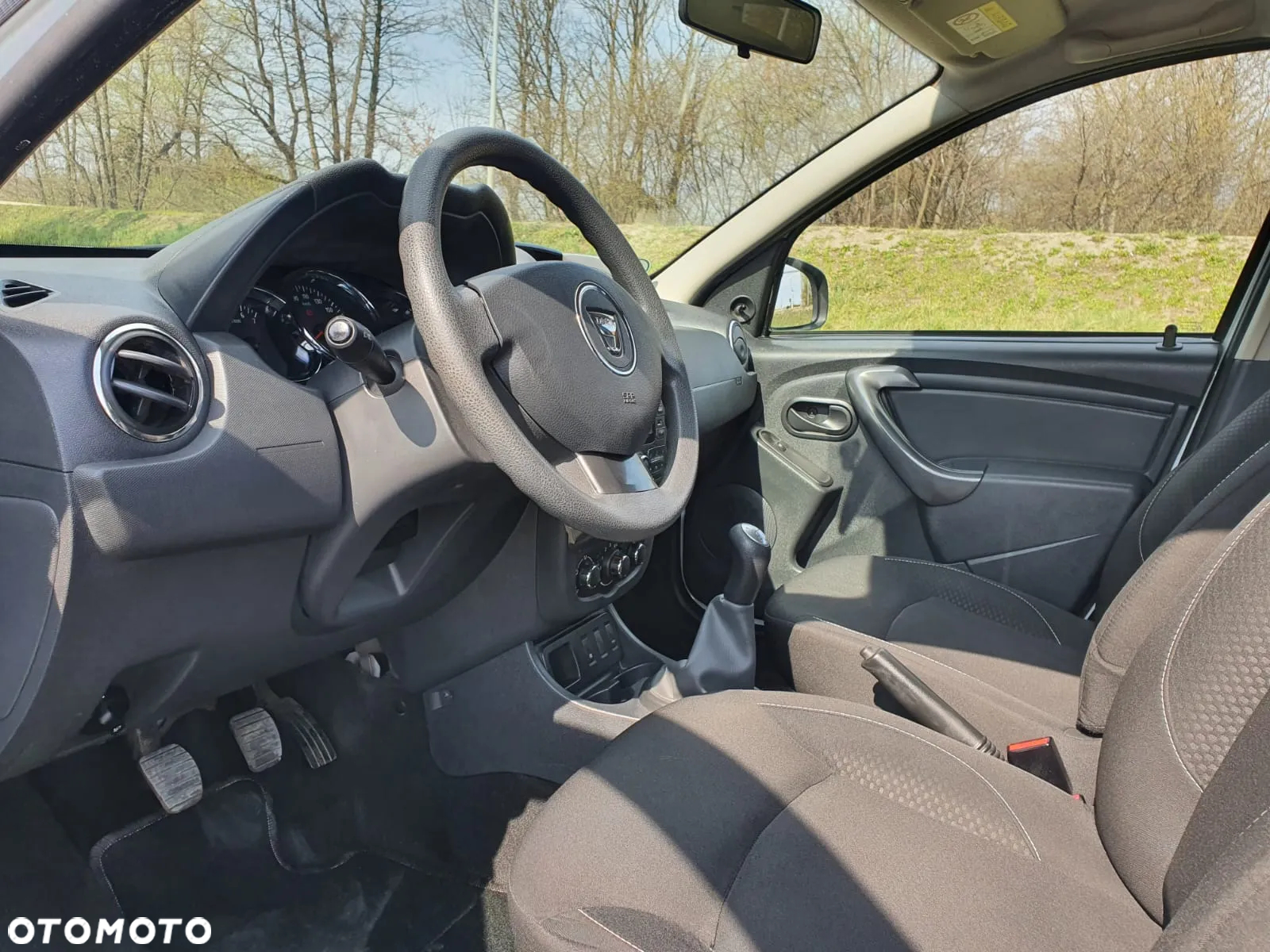 Dacia Duster SCe 115 4x2 Celebration - 13