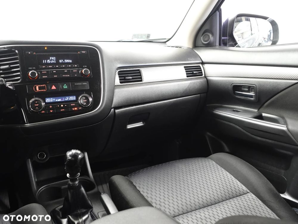 Mitsubishi Outlander 2.2 DI-D 4WD Invite - 32