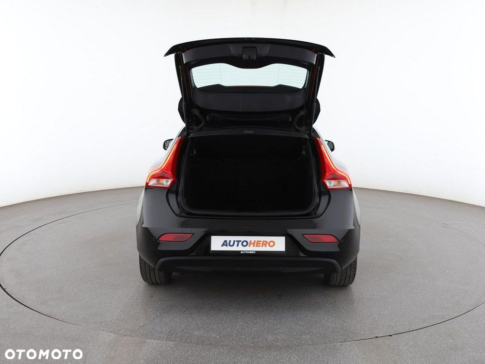 Volvo V40 T2 Momentum - 20