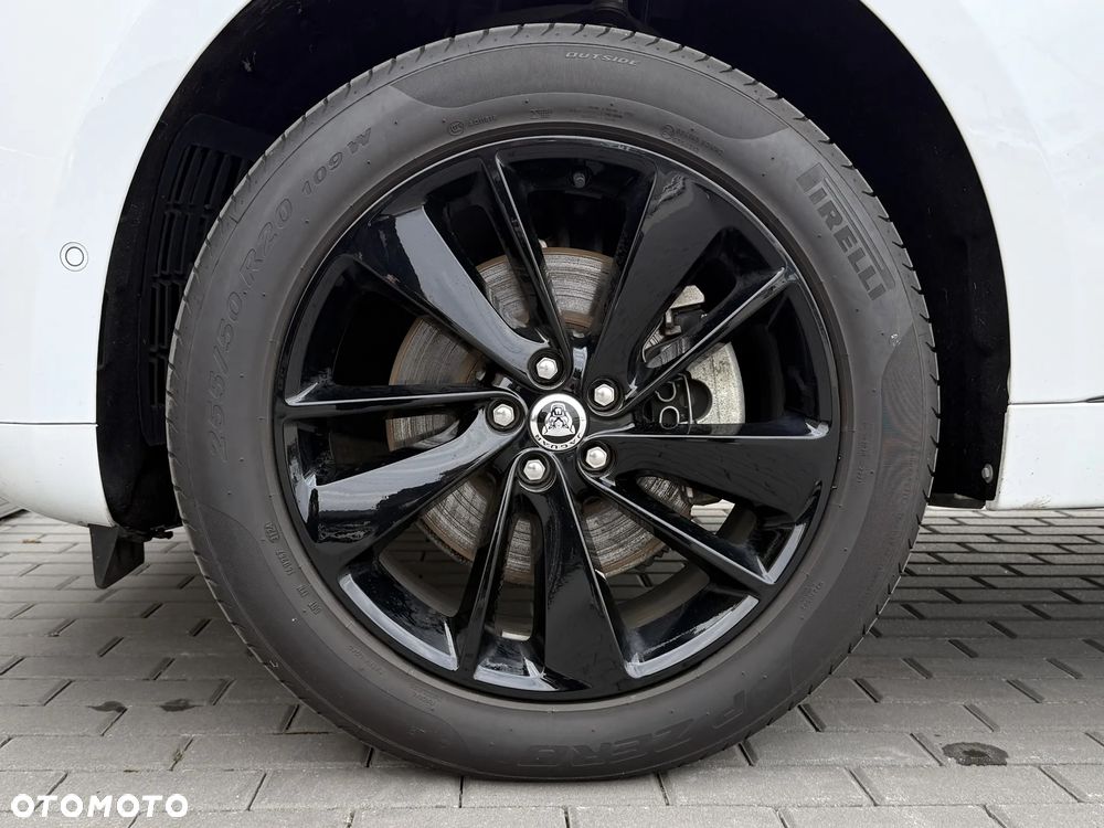 Jaguar F-Pace D200 AWD R-Dynamic SE - 8