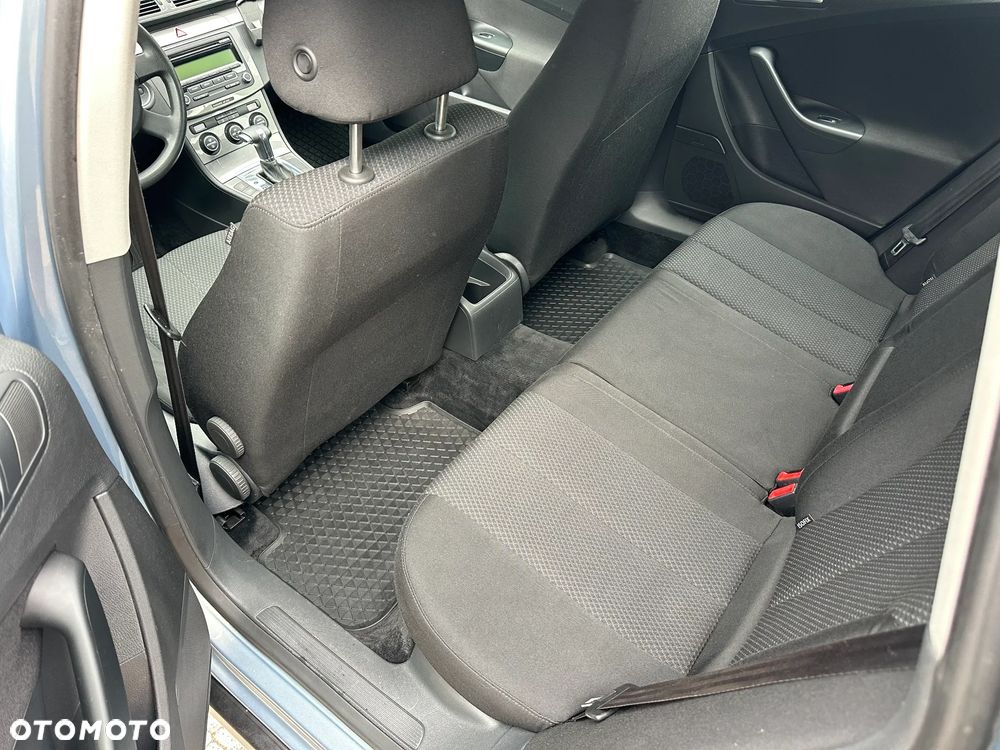 Volkswagen Passat 2.0 TDI Comfortline DSG - 13