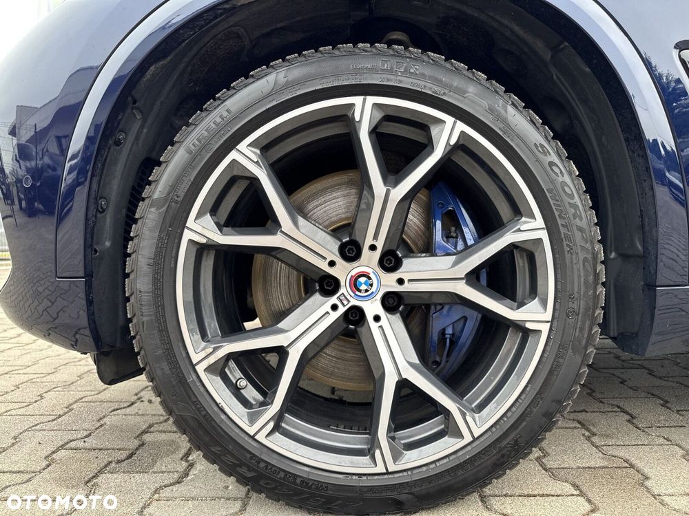 BMW X5 M50i - 10