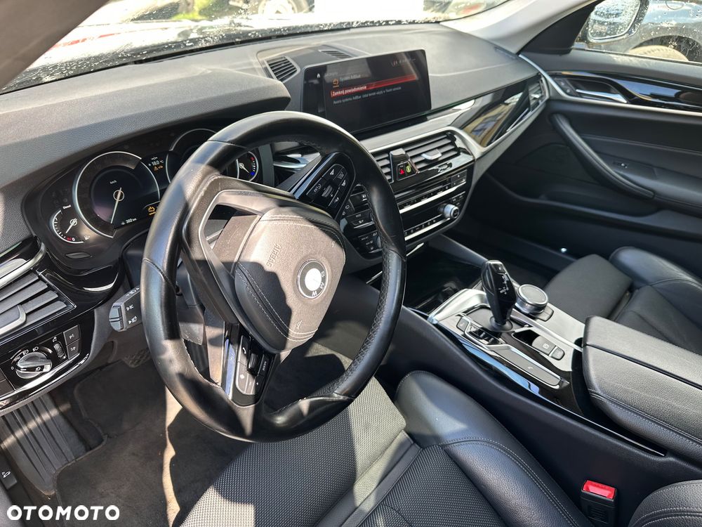 BMW Seria 5 520d Sport Line - 16