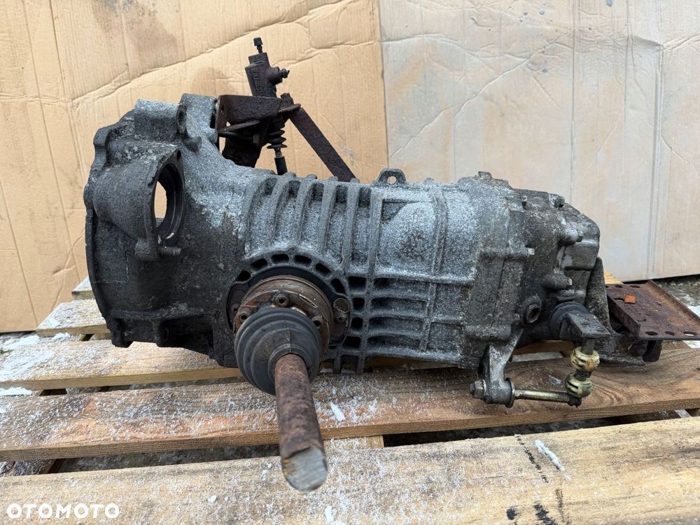 skrzynia biegów vw t3 2.0 dk transporter oryginał kompletna - 1