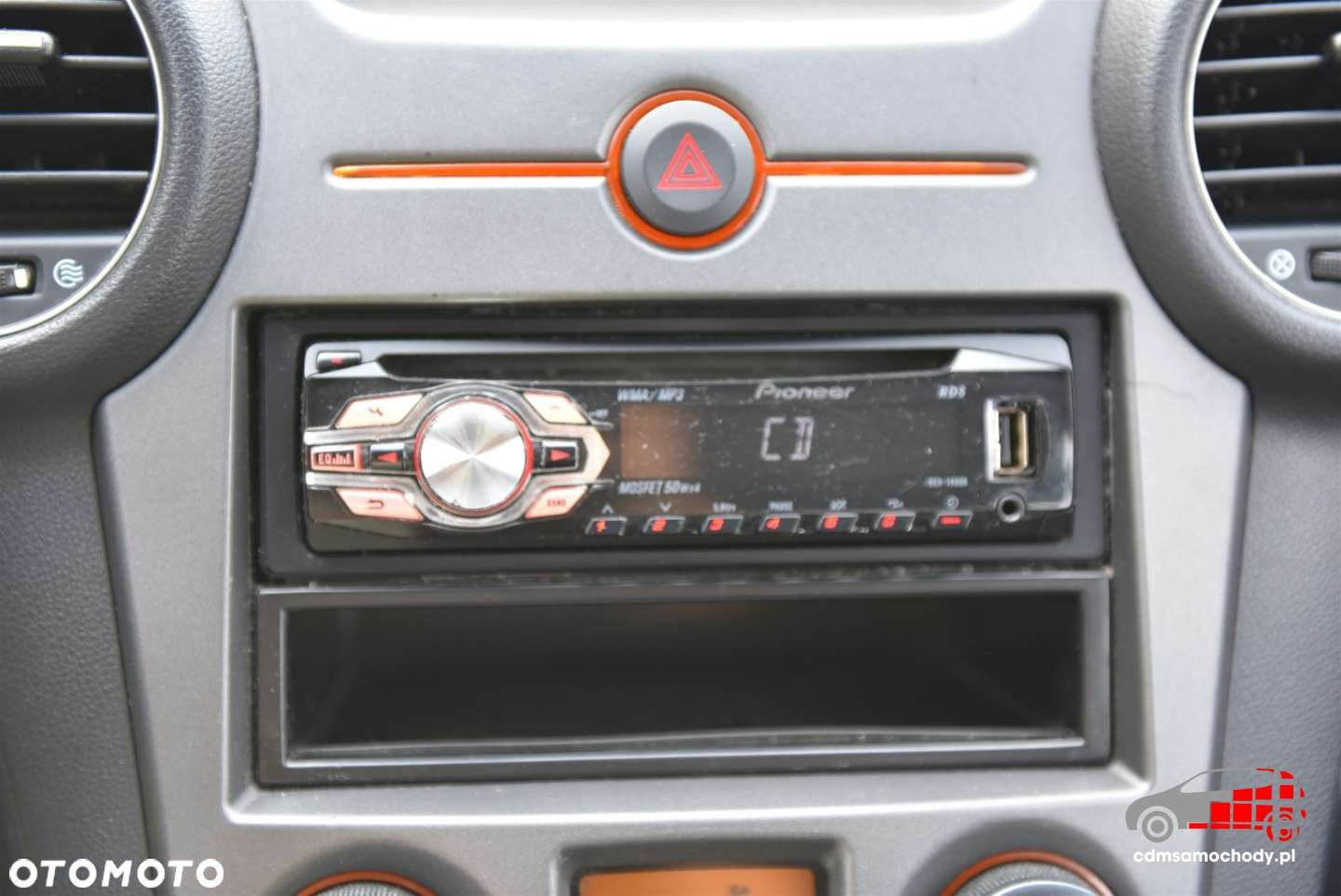 Kia Carens - 21