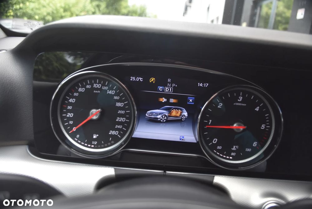 Mercedes-Benz Klasa E 220 d 9G-TRONIC Exclusive - 13