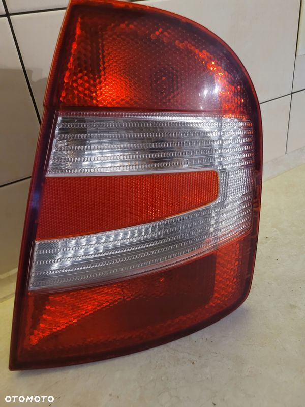 Lampa prawa tylna Skoda Fabia 1 I hatchback - 5