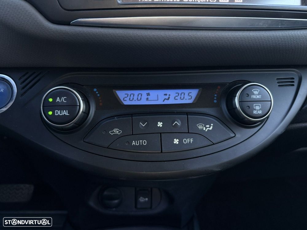 Toyota Yaris 1.5 HSD Comfort - 14