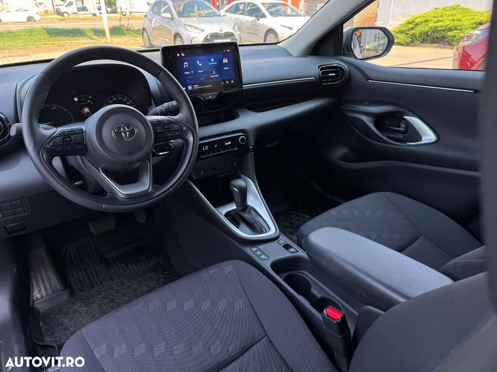 Toyota Yaris - 10