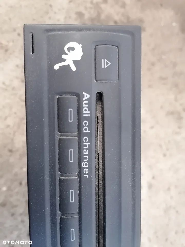 Zmieniarka Czytnik Płyt CD Audi OE 4E0035111 4E0910111C - 3