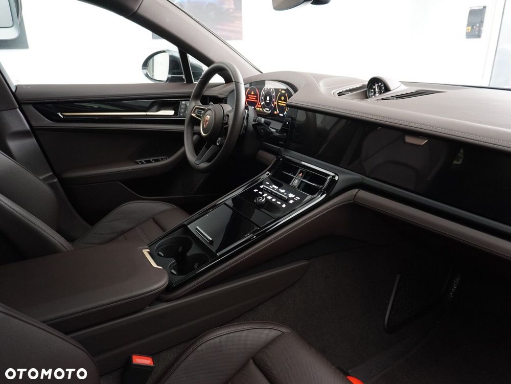 Porsche Panamera 4 - 31