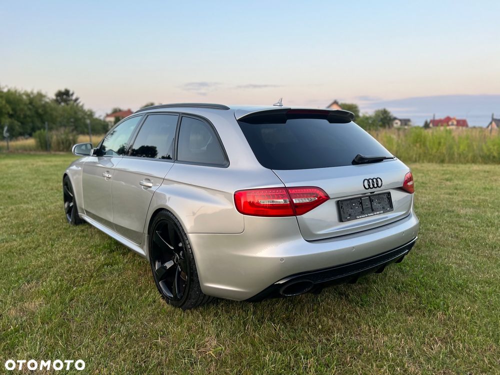 Audi RS4 Avant - 8