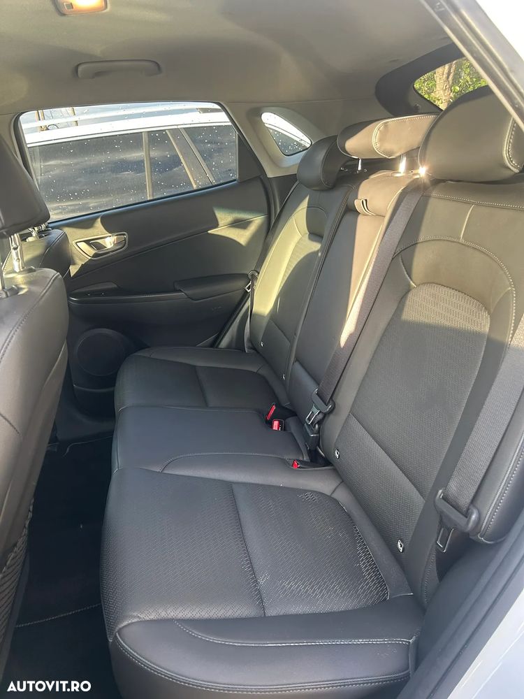 Hyundai KONA Premium - 18