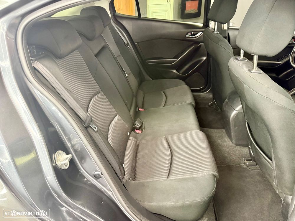 Mazda 3 Hatchback - 11