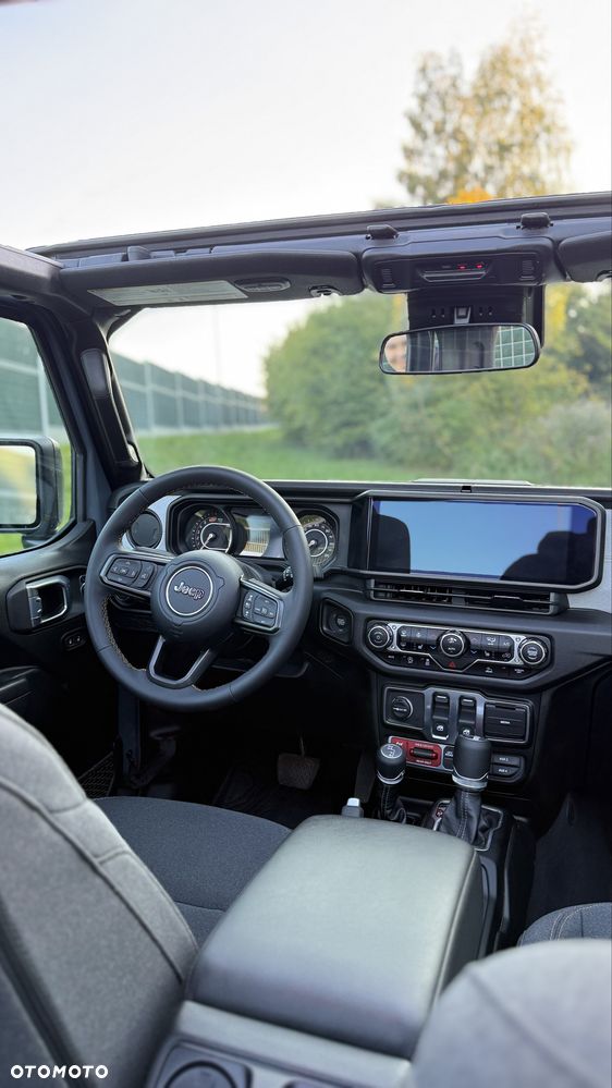 Jeep Wrangler - 10